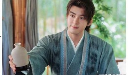 圈内人士爆料周也和曾舜晞,圈内人士曝神秘恋情，甜蜜互动引热议